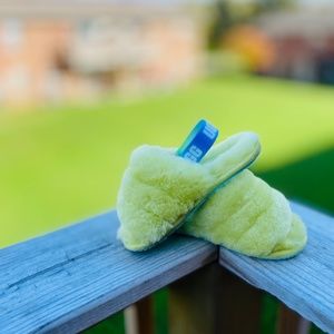 Uggs Kids FLUFF YEAH SLIDE GRADIENT Ugg Slippers (Toddler girl Size 9)